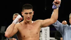 Dmitry Bivol aceptó la condición para pelear con Canelo Álvarez