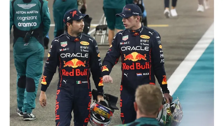 Sergio Pérez y Max Verstappen en el Gran Premio de Abu Dabi 2022.