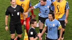 Edinson Cavani y el retrato de la furia contra el arbitraje (Foto: Getty Images)