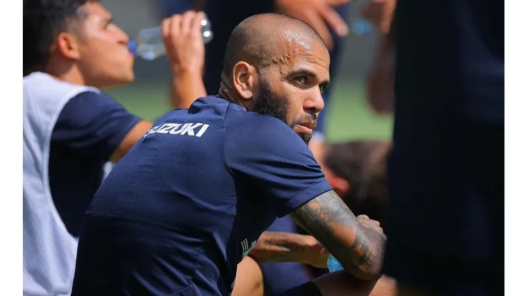 ¿Se va o se queda? Pumas definió el futuro de Dani Alves