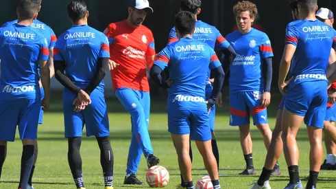 Las Chivas con Veljko Paunovic en la pretemporada para el torneo Clausura 2023.