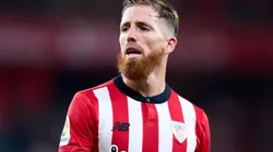 Iker Muniain se rindió ante Chicharito Hernández.