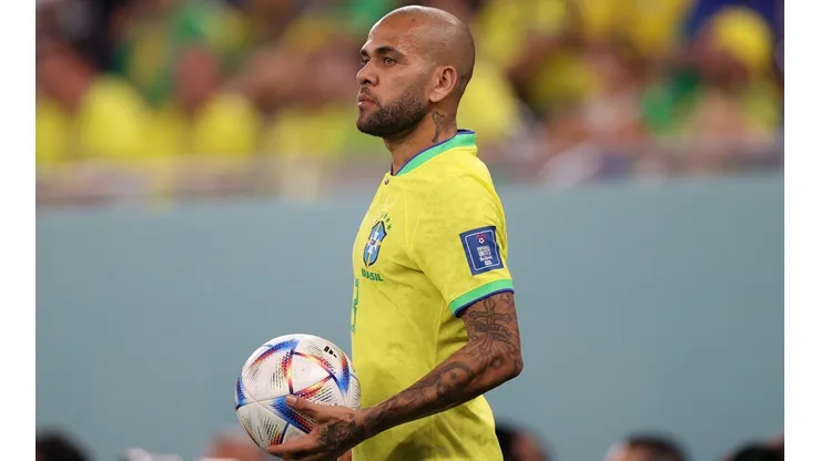 Dani Alves en el partido de Brasil contra Corea del Sur en Qatar 2022.
