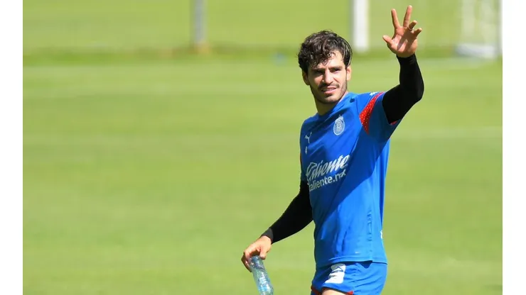 Antonio Briseño en la pretemporada de las Chivas para el torneo Clausura 2023.