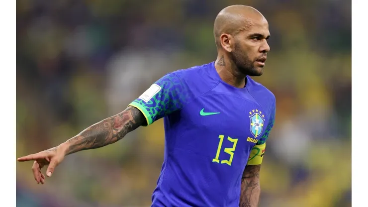 Dani Alves en el partido de la selección brasileña contra Camerún.