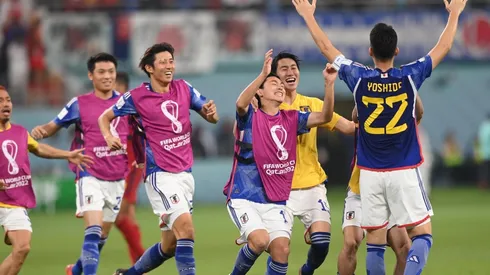 Los Samurai Azules de Japón celebran su triunfo ante España.