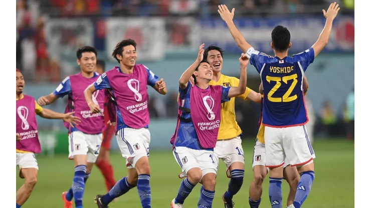 Los Samurai Azules de Japón celebran su triunfo ante España.
