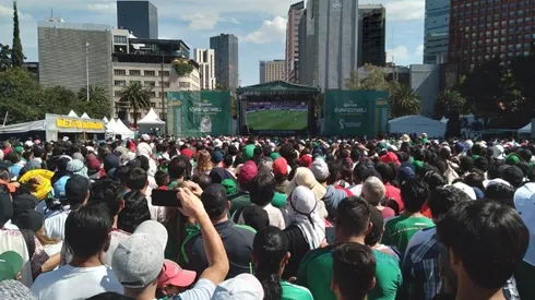 Aficionados mexicanos en el FIFA Fan Fest de CDMX (Foto: Bolavip México)