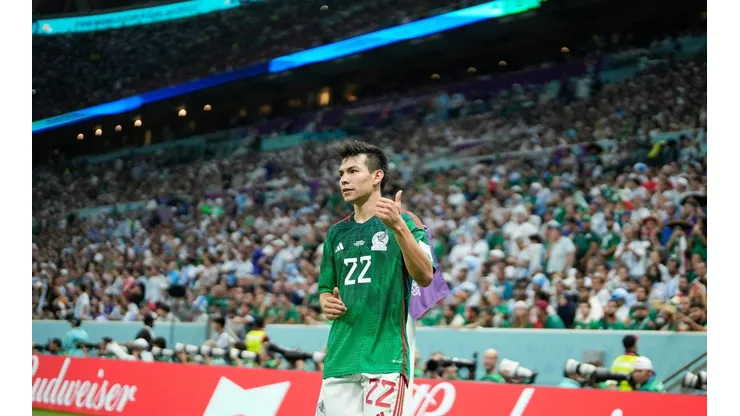 Hirving Lozano en el partido contra Argentina en el estadio Lusail.