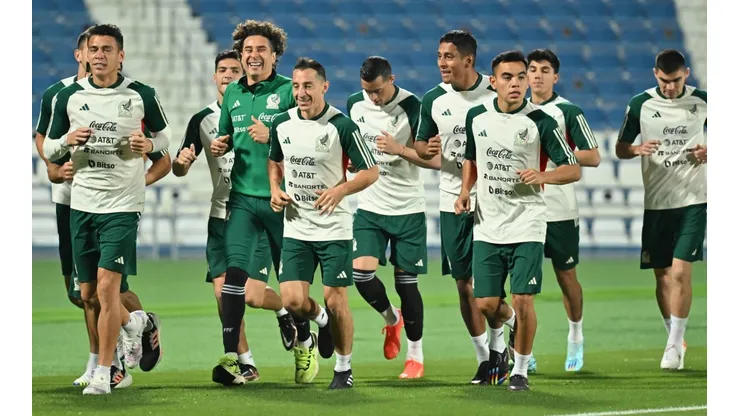 La selección mexicana en entrenamiento previo al partido contra Argentina.