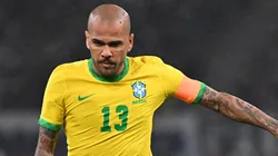 Dani Alves espera por su oportunidad.