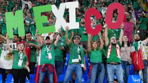 Aficionados mexicanos y un ofensivo cántico contra Argentina.