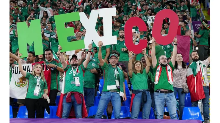 Aficionados mexicanos y un ofensivo cántico contra Argentina.