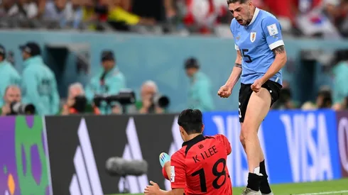 Una barrida de Federico Valverde ante Kangin Lee.