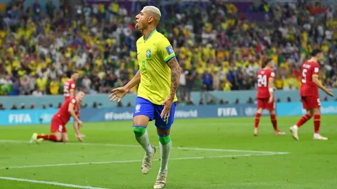 Brasil venció a Serbia con un doblete de Richarlison