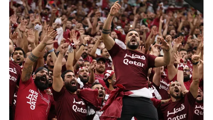 Los aficionados cataríes en el partido inaugural de la Copa del Mundo Qatar 2022.