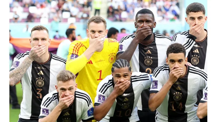 ¿Por qué los jugadores de Alemania se taparon la boca en la foto?