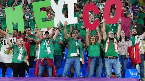 México puso la fiesta en el 974 Stadium vs. Polonia.