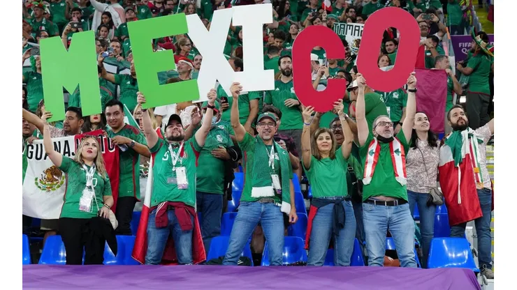 México puso la fiesta en el 974 Stadium vs. Polonia.