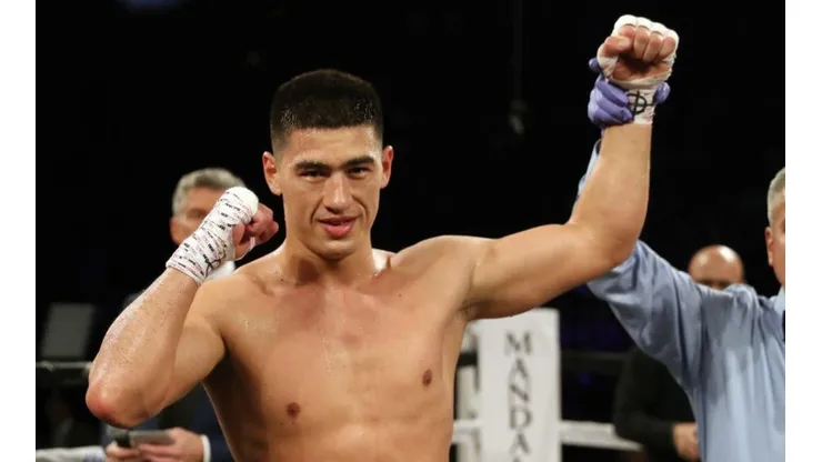 Dmitry Bivol habló de sus choques contra Canelo Álvarez y el Zurdo Ramírez.