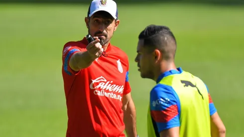Veljko Paunovic en la pretemporada de las Chivas del Guadalajara.