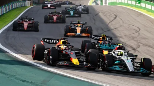 "Es por mi éxito": Hamilton humilló a Verstappen por ser su "objetivo"