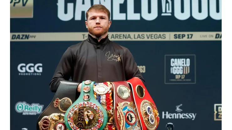 ¿Ya no será indiscutible? Creen que Canelo Álvarez puede dejar vacante un cinturón