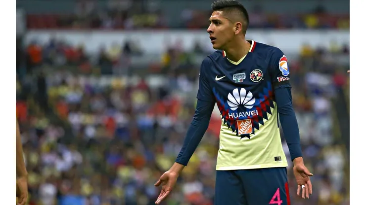 Edson Álvarez durante su paso por América.
