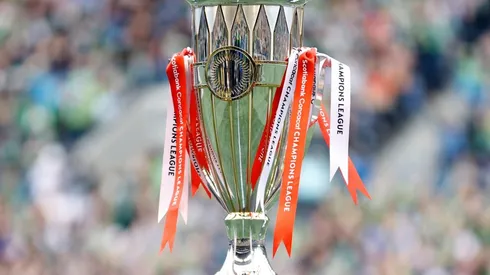 El trofeo de la Concachampions aguardando por un nuevo campeón.