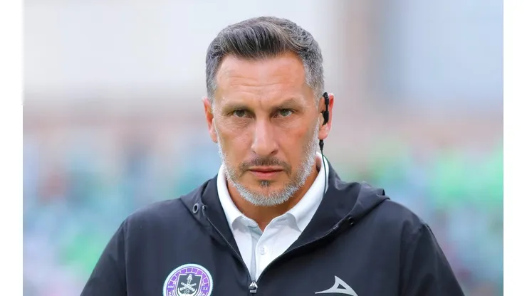Chaco Giménez señaló cuál debe ser el delantero sacrificado de México