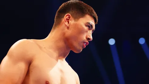 Dmitry Bivol sigue siendo un peleador del montón para Julio César Chávez