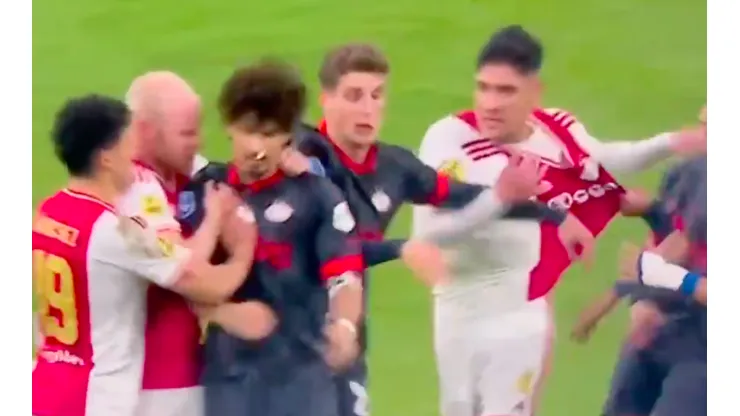 Ajax cayó ante PSV y perdió el liderato