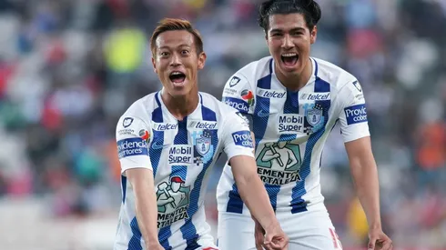 Keisuke Honda y Erick Gutiérrez en el torneo Clausura 2018.