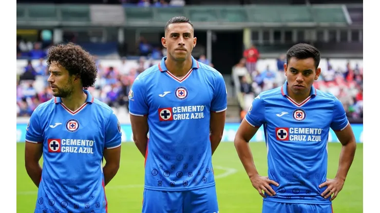 Ciudad de Mexico, 14 de agosto de 2022. Jose Ignacio Rivero, Ramiro Funes Mori y Carlos Rodríguez, durante el partido de la jornada 8 del torneo Apertura 2022 de la Liga BBVA MX, entre la Máquina Celeste del Cruz Azul y los Diablos Rojos del Toluca, celebrado en el estadio Azteca. Foto: Imago7/ Rafael Vadillo