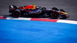 Checo adelantó a Russell para quedar en tercer lugar.