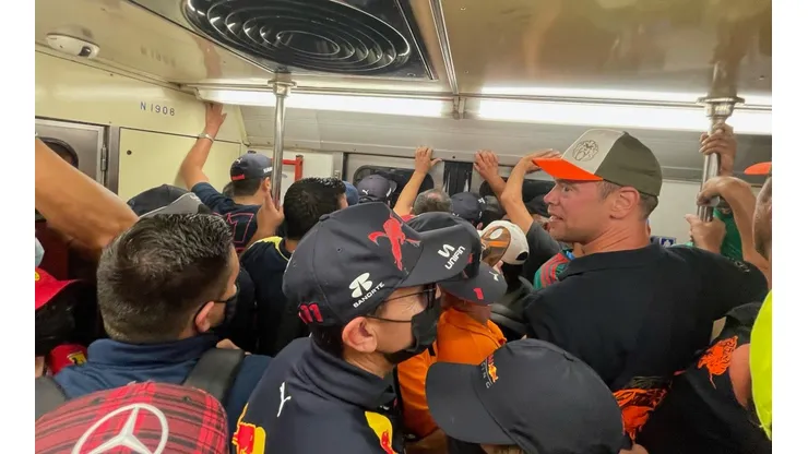 El Metro colapsó este domingo por los asistentes al Gran Premio de México