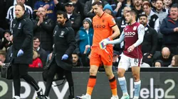 Emiliano Martínez no pudo completar el partido ante Newcastle