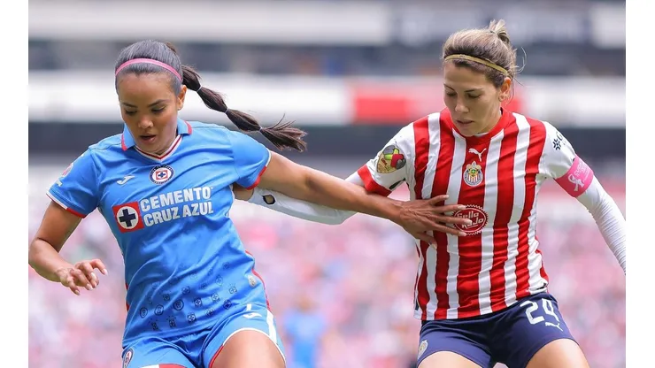 Chivas y Cruz Azul Femenil pelean por un lugar en la semifinal.