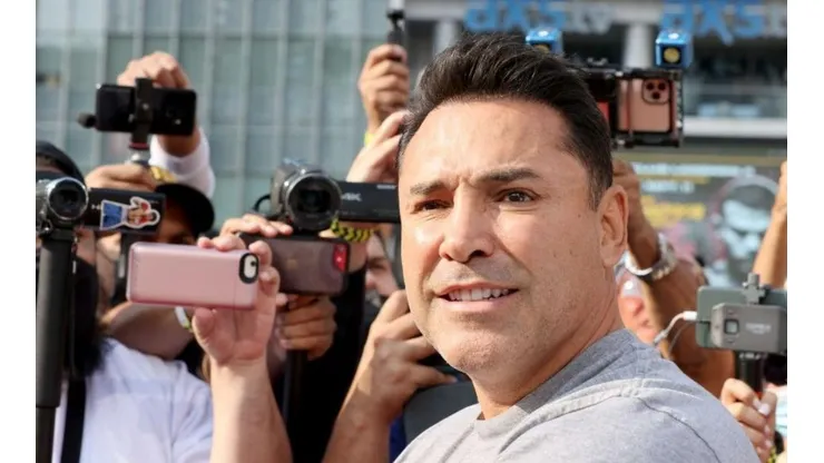 Óscar de la Hoya se ilusiona con un mega combate para Gilberto Ramírez.
