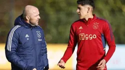 Edson Álvarez con el director técnico Alfred Schreuder.