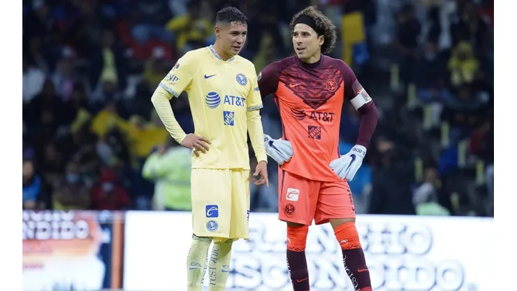 Emilio Lara y Guillermo Ochoa, los chivos expiatorios del partido ante Toluca.