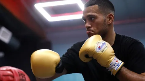 El padre de Benavidez destruyó a Caleb Plant.