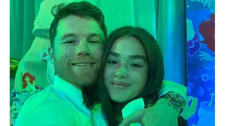 Canelo Álvarez despidió a dos famosas agrupaciones del 15 de su hija.