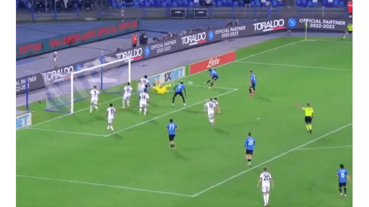 Chucky Lozano hizo su tercer gol en fila con el Napoli