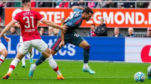 VIDEO: Santi fabricó un penal y le cedió el gol a un compañero