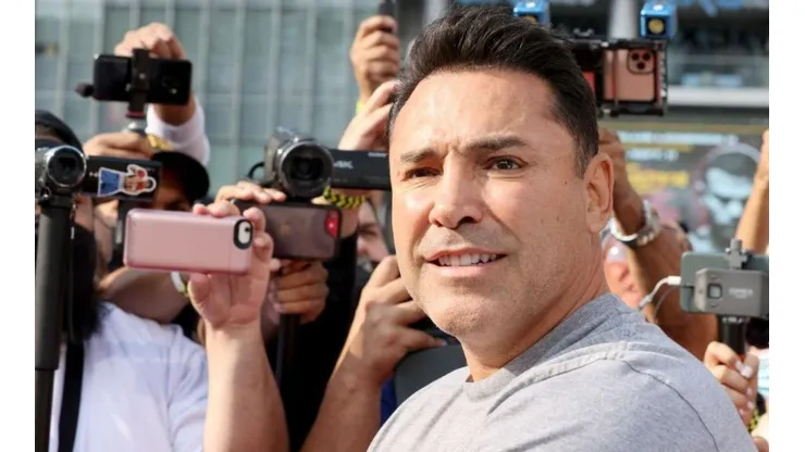 Óscar de la Hoya nuevamente contra Canelo Álvarez