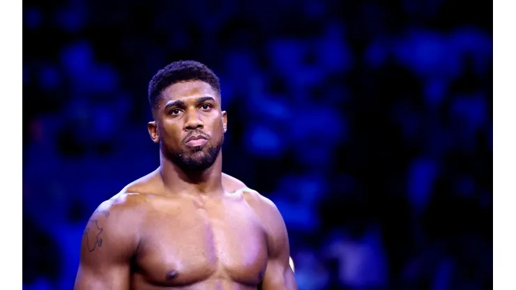 Frank Warren ofreció a dos de sus mejores peleadores para enfrentar a Anthony Joshua