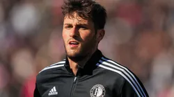 Santiago Giménez previo a un partido entre Feyenoord y Twente.