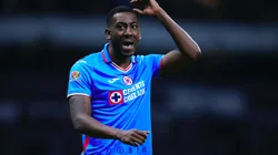 Gonzalo Carneiro en la fase regular ante Chivas.