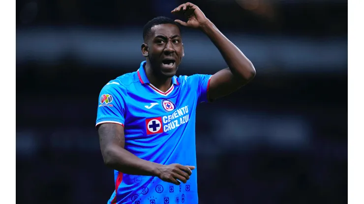 Gonzalo Carneiro en la fase regular ante Chivas.